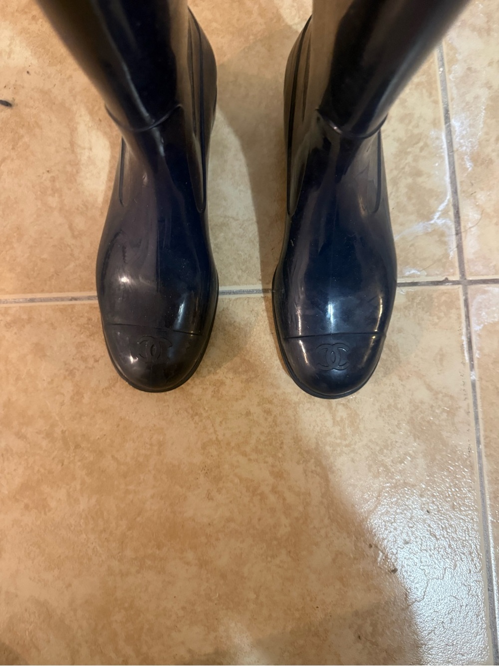Chanel navy rain boots with Camillah flower accents - Picture 6 of 8